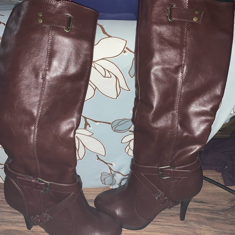 NWT Brown Boots